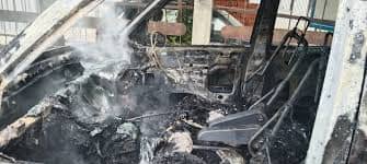 काठमाडौंमा दुईवटा गाडीमा आगजनी, दुर्गा प्रसाईं समूहले जलाएको आशंका