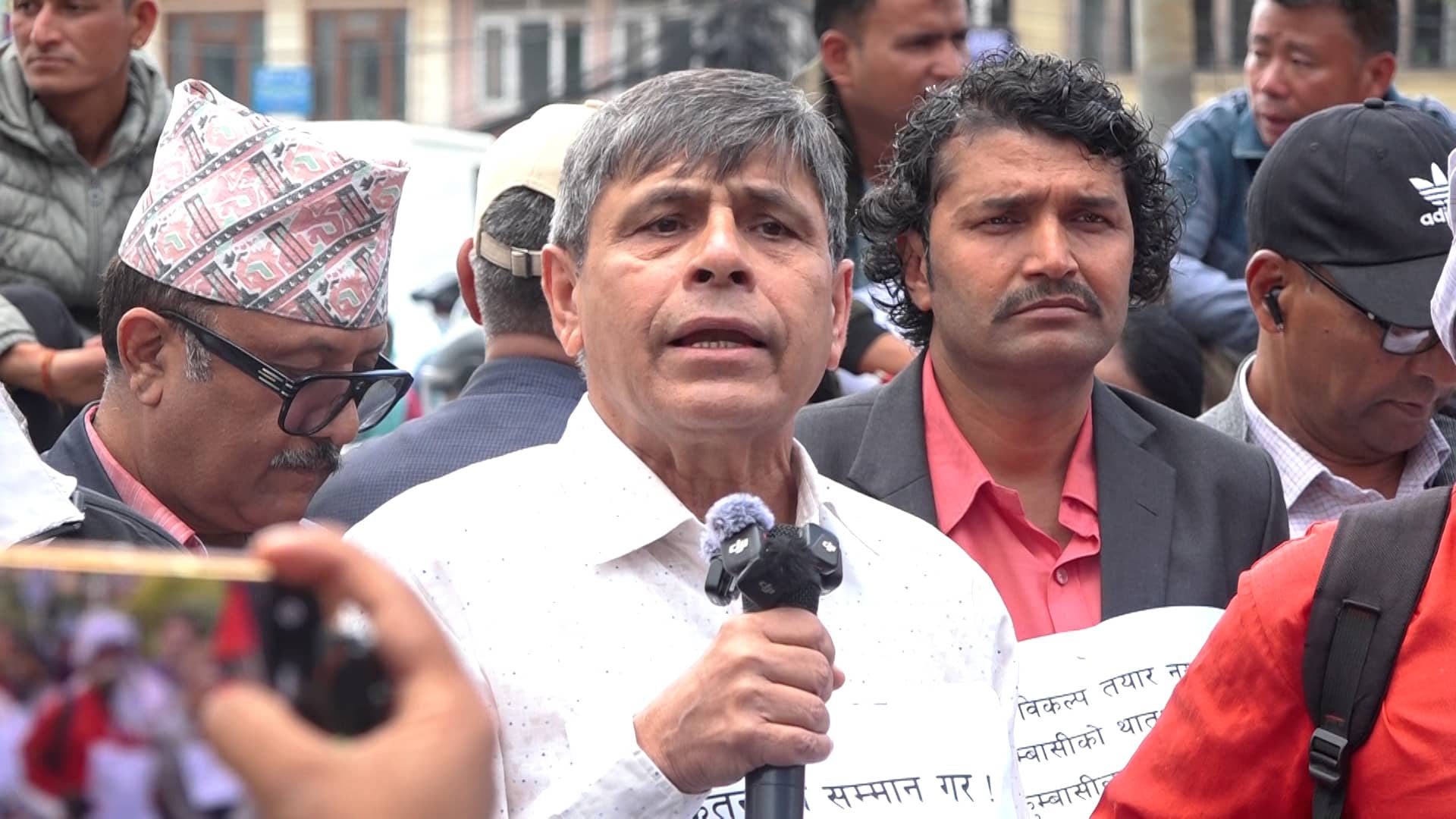 सुकुम्बासी बस्तीमा डोजर चलाएको विरोधमा भुसालको चेतावनी : ‘नागरिक डराए परिणाम राम्रो हुँदैन’