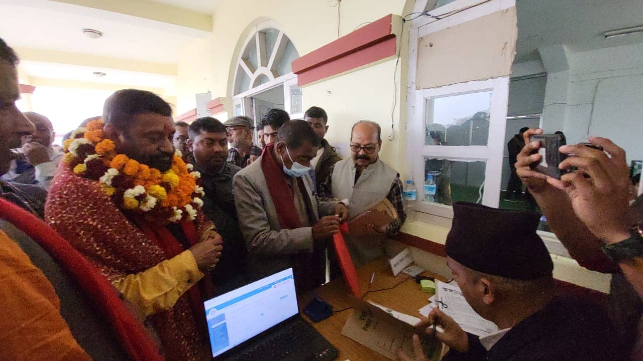 धनुषा ३ मा विमलेन्द्र र मनिषसहितले गराए उम्मेदवारी दर्ता