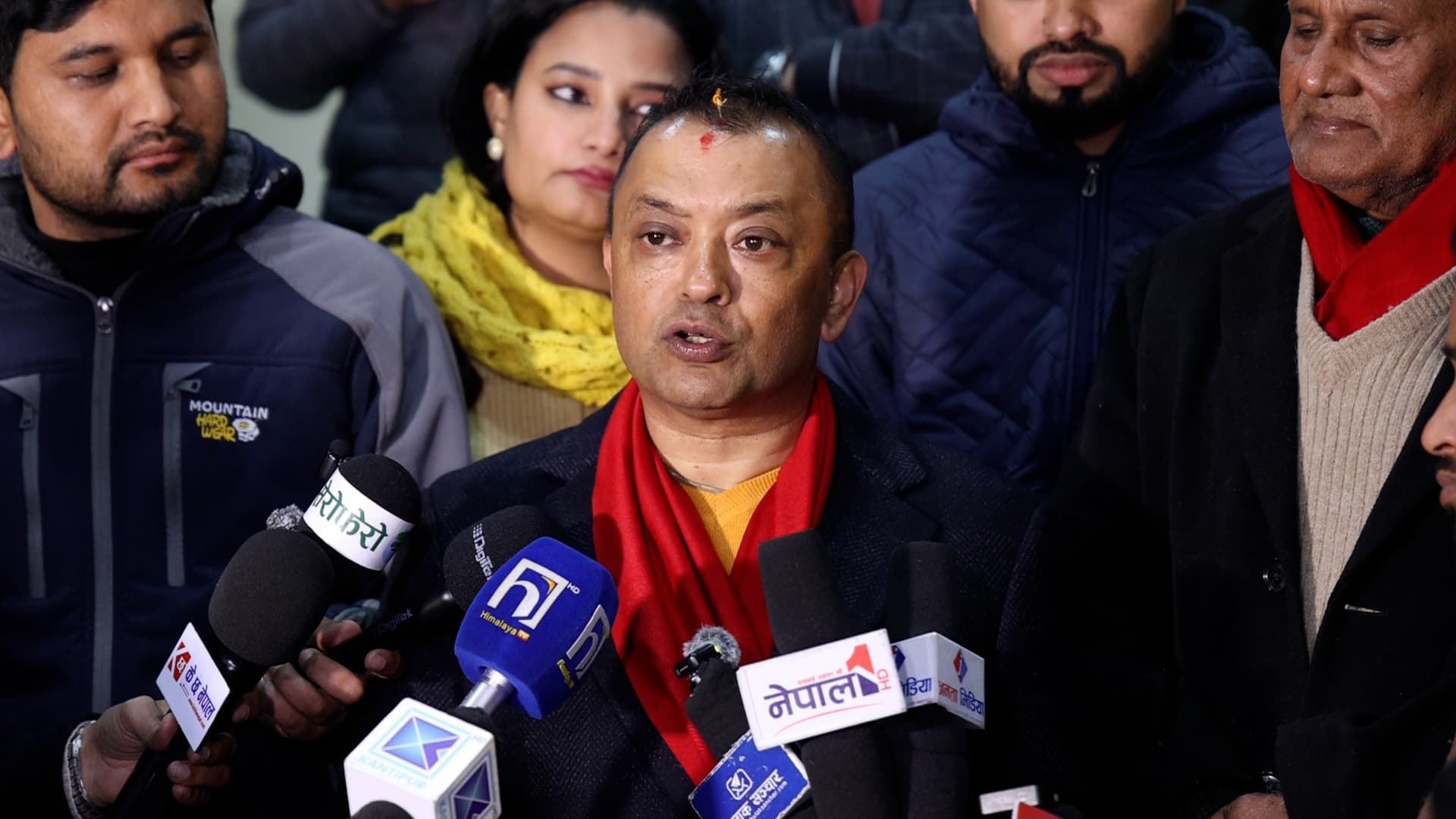 कांग्रेसभित्रको विवाद समाधानका लागि देउवा निवासमा निर्णायक बैठक सुरु