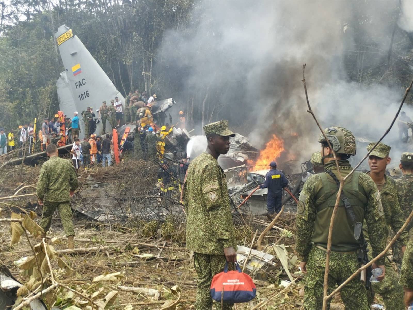 कोलम्बियामा सैन्य विमान दुर्घटनाः ६६ जनाको मृत्यु, उद्धार कार्य जारी